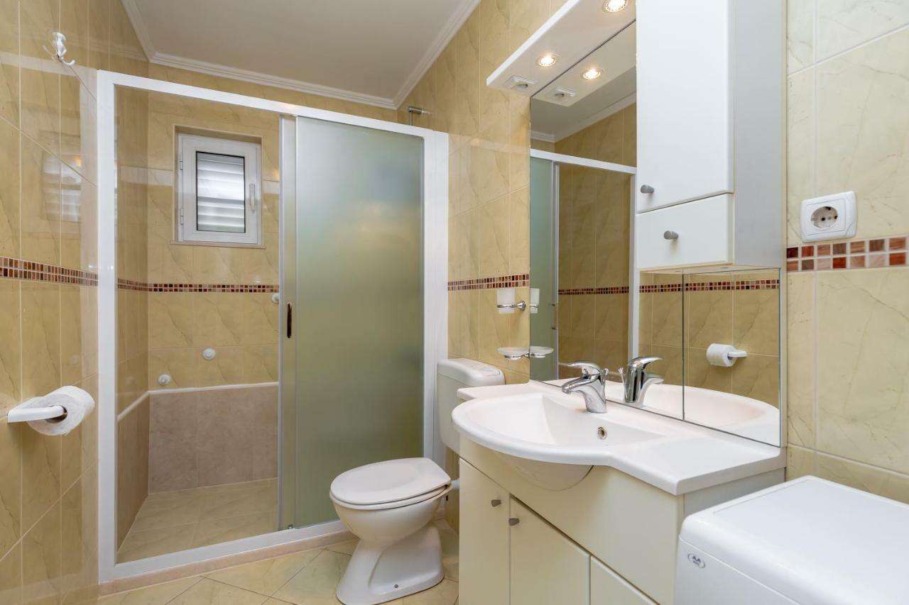 Apartment Ammor With Free Parking 두브로브니크 외부 사진
